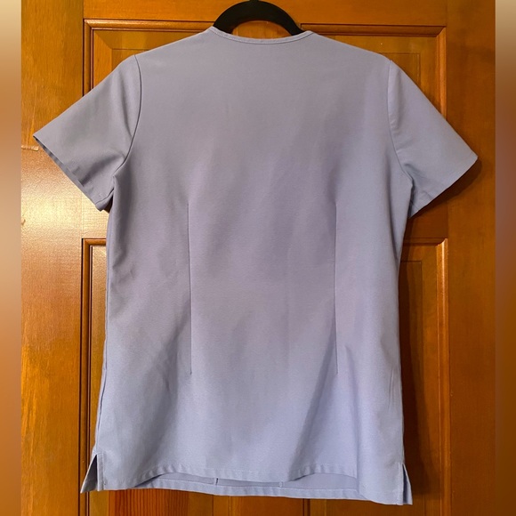 NWOT Figs Casma Technical Collection Light Blue V Neck Scrub Top Size XS - Picture 2 of 4